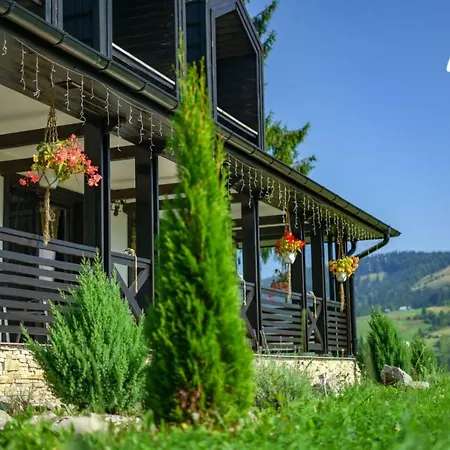 Farm stay Pensiunea Maria-bucovina Vatra Moldovitei