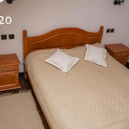Farm stay Pensiunea Maria-bucovina